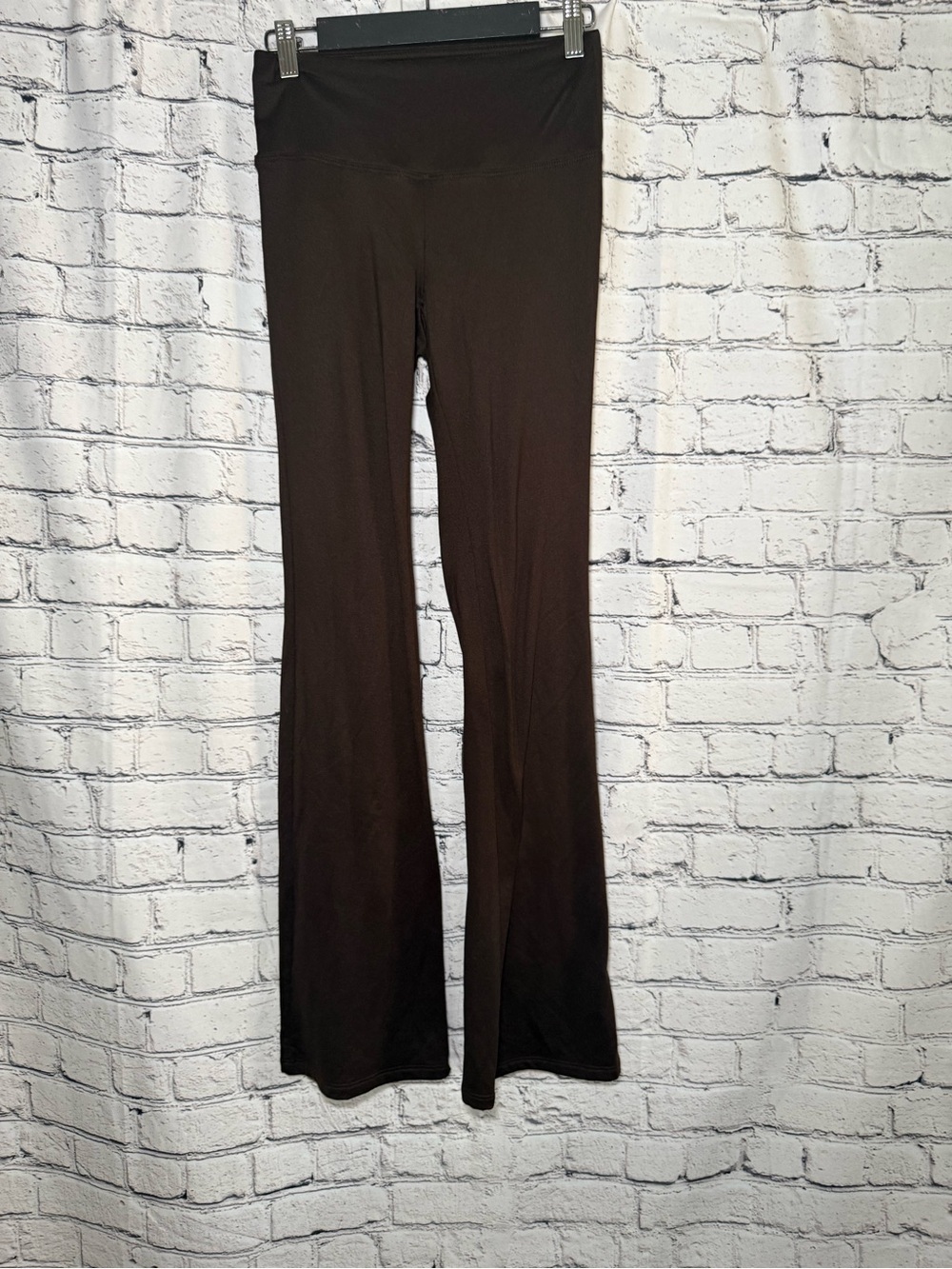 Streetwear society. Brown flare leggings. Size S